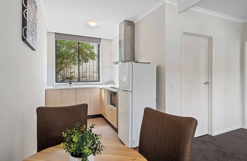 Seymour Hotel | New Crossing Place Motel & Apartments