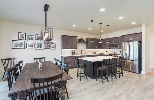 Durango House | New Custom Home on 35 Acres - Amazing Mtn Views -15 Min to DGO - AC/Hot Tub