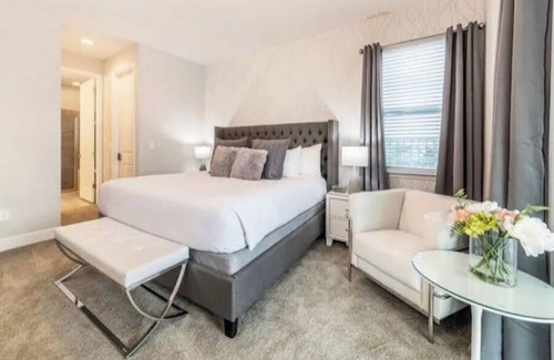 West Kissimmee Resort | New Designer Themed 8BR vacation home.