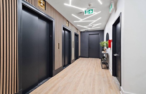 International District Apartment | New Downtown MTL Old port 2 BR 2 BA + Parking