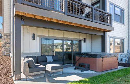 Park City House | New East Deer Valley, 1 min, 994 New luxury 5br Twin House, Hot Tub, Lake view, Park City 10 min
