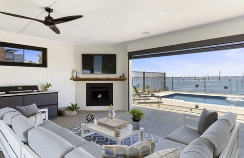 Yarrawonga House | NEW: Elements on the Waters Edge, Woodlands