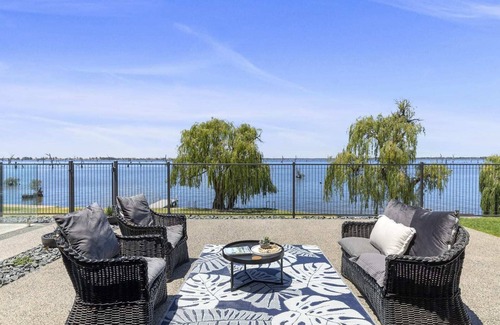Yarrawonga House | NEW: Elements on the Waters Edge, Woodlands
