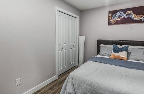 Southwest Edmonton House | New entire guest suite in Southwest Edmonton
