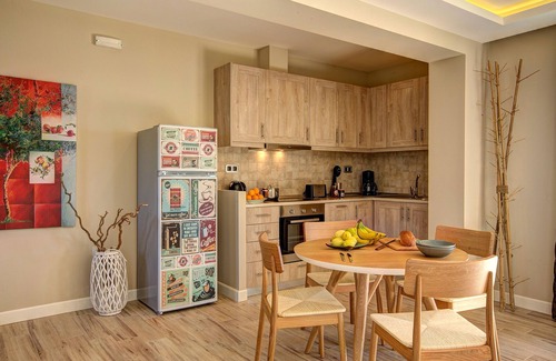 Kefalonia Apartment | *NEW FOR 2016 * Superb 1 bedroom King Suite walking distance to town and beach.