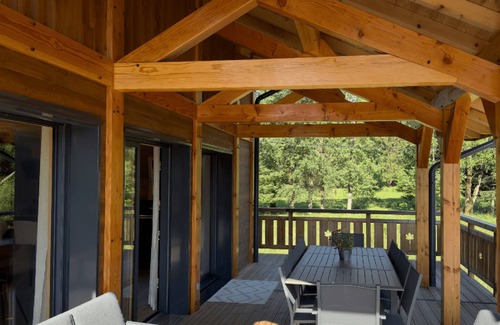 Le Mont Ski Chalet | New for 2024! Tourist accommodation in a high-end chalet in Saulcy.
