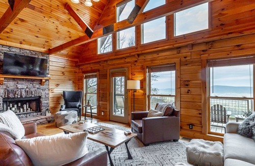 Rising Fawn House | NEW! Fox Creek Lodge | Cabin W/ Gorgeous Mtn Views