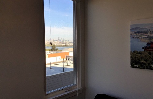 Hunters Point Condo | New Fully Furnished Upscale Condo With Beautiful City And Bay Views.