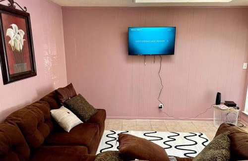 Garland House | New! Fun just 20 min from Dallas 3-BRM Home