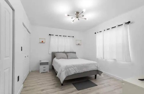 Hialeah Apartment | New furniture 1/1 apartment with backyard in Miami