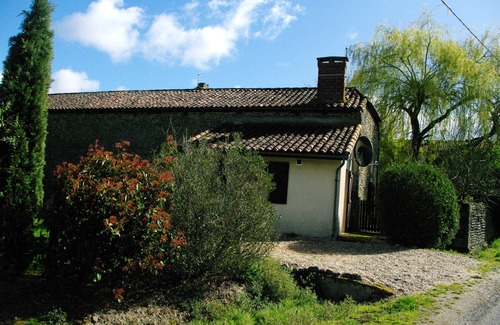 Ju-Belloc Cottage | New gite in quiet spot within easy reach of amenities. + local attractions