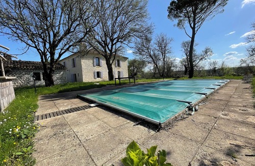 Sainte-Alauzie Apartment | New Gîte with swimming pool in the south of the Lot, in a 5-hectare park