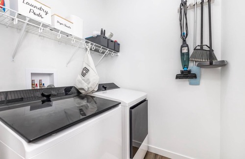 The Galena Territory House | New: Golf Sim & Theater Room + Noon Check-in