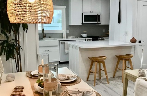 Carpinteria Condo | NEW Gorgeous like-new Condo on beach side of Sandyland Rd Seconds to the sand.