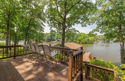 Wise House | New! Great Dock, Kayak, Pet-Friendly, Views