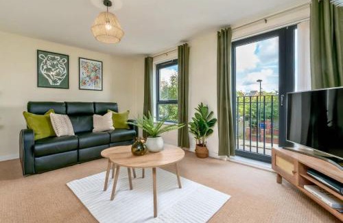 Hanley House | NEW Greydawn House - Stunning 4 Bedroom House in Stoke-on-Trent