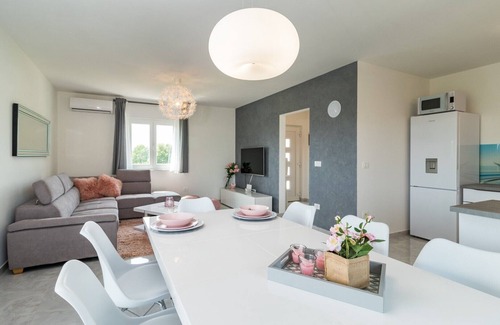 Grandici House | New holiday home is settled in the green and peaceful heart of the Barban area.