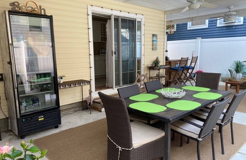 Long Beach House | New home 1 block from Beach & restaurants/bars. West End