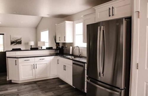 Palmyra House | New Home 3 miles to Hershey