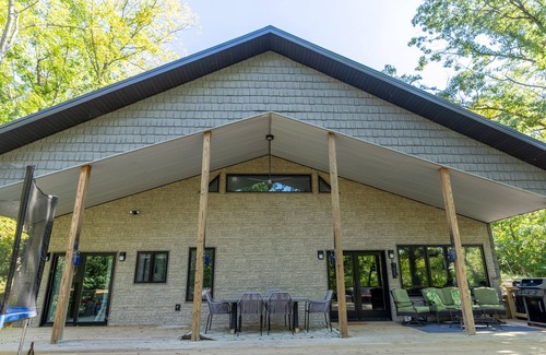 Putnam House | NEW! House by the Lake with private swimming dock