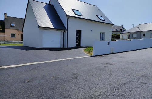 Saint-Pol-de-Leon Villa | New house with seaside garden