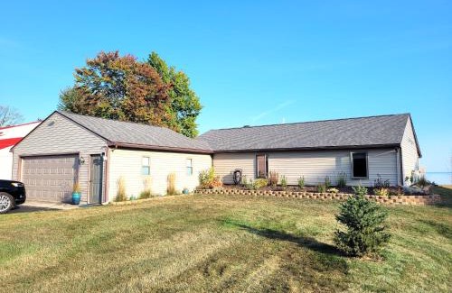 Au Gres House | New! Huron Paradise - Family-friendly Lakefront!