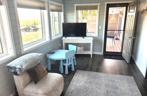 Au Gres House | New! Huron Paradise - Family-friendly Lakefront!