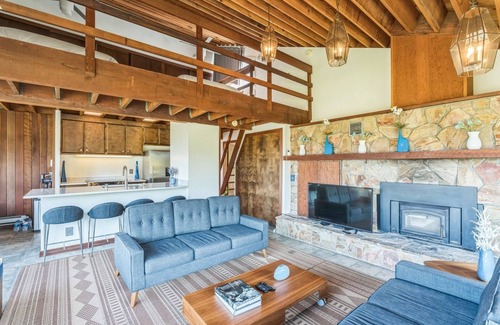 Manchester Cottage | NEW! Irish Beach Gem Scenic Views & BBQ Yard