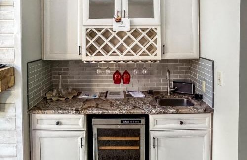 Kelleys Island House | New! Kelleys Island Condo