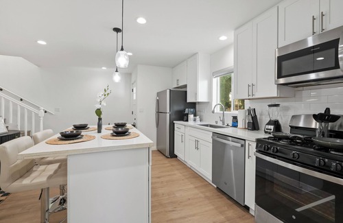 Vernon House | NEW! Koreatown+Universal Studios