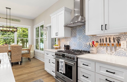 Eatons Crossing House | New! Lakefront 4BR, Kayaks, Paddleboards, Games