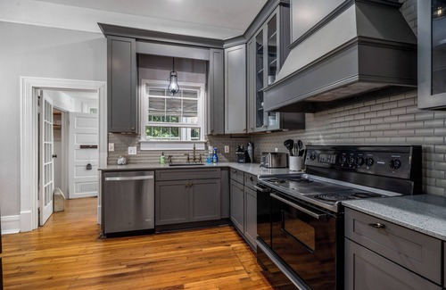 Tuscaloosa House | NEW Listing! BAMA House! Great for Game Day! Blocks to Stadium or Downtown!