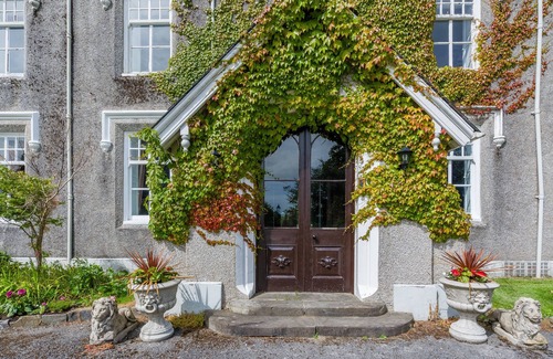Margam Apartment | NEW Listing - Fairytale Manor House with Indoor Swimming Pool