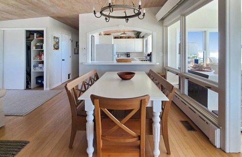 Indian Neck Heights House | NEW LISTING! Indian Neck Waterfront 4BD-Amazing Water Views, Direct Beach Access, Central A/C