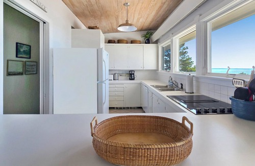 Indian Neck Heights House | NEW LISTING! Indian Neck Waterfront 4BD-Amazing Water Views, Direct Beach Access, Central A/C