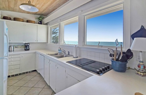 Indian Neck Heights House | NEW LISTING! Indian Neck Waterfront 4BD-Amazing Water Views, Direct Beach Access, Central A/C