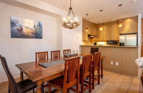 Nordic Estates House | NEW LISTING | Recently Updated | Ski-In/Out | Hot Tub | Garage | Managed by Aloha Whistler