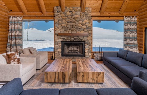 Hailey House | NEW LISTING! Rustic Mountain Getaway with NEW Hot Tub