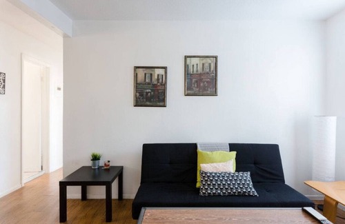 Johnston Terrace House | New Listing! Simple and comfortable 2 bdrm near downtown/ AUS