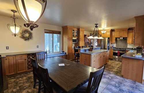 Murray House | NEW LISTING! Ski & Enjoy the Wasatch Mountains, Located @ Cottonwood Canyons