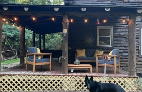 Maple Mount House | NEW LISTING! The Cabin | Tranquil Lakefront Retreat by RedAwning