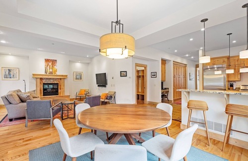 Big Sky Condo | New Listing! Townhouse in the Town Center with Private Hot Tub! 5 Minutes to the Skyline Bus Stop!
