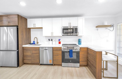 Siesta Key Village Apartment | NEW LISTING! Village Breeze III - Heated Pool, Private Patio, Village and Beach!
