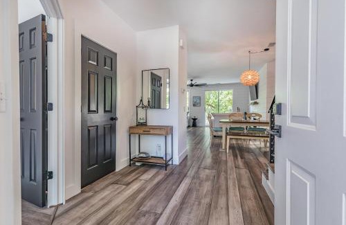 Bonito Boathouses House | New Listing! Walking distance to Marina.