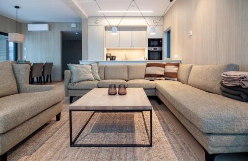 Vagan House | New lodge at seaside, near Henningsvær Lofoten