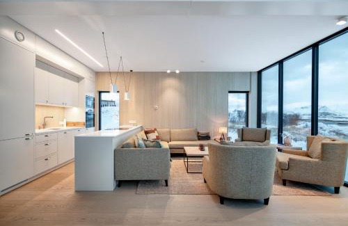 Vagan House | New lodge at seaside, near Henningsvær Lofoten