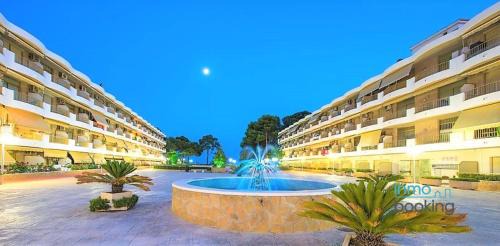 Vilafortuny Apartment | New Loft internacional , climatizado con piscina y playa.