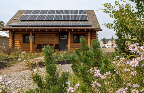 West Yellowstone Cabin | New Log Home - blocks from the West Gate of Yellowstone