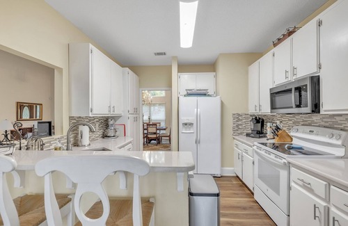 Appling House | NEW! Lux Lake House w/Pool & Dock on Deep Water Cove!