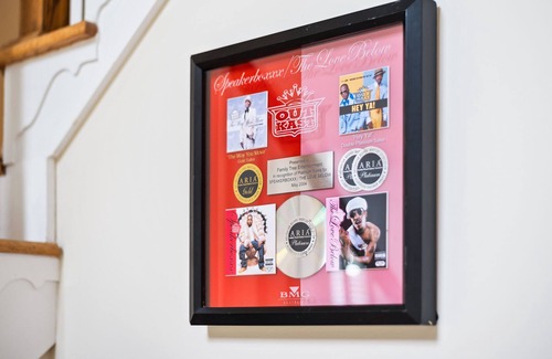 Inman House | New! Lux Mansion, 5 BR 4 BA, Heated Pool, Sleeps 12+